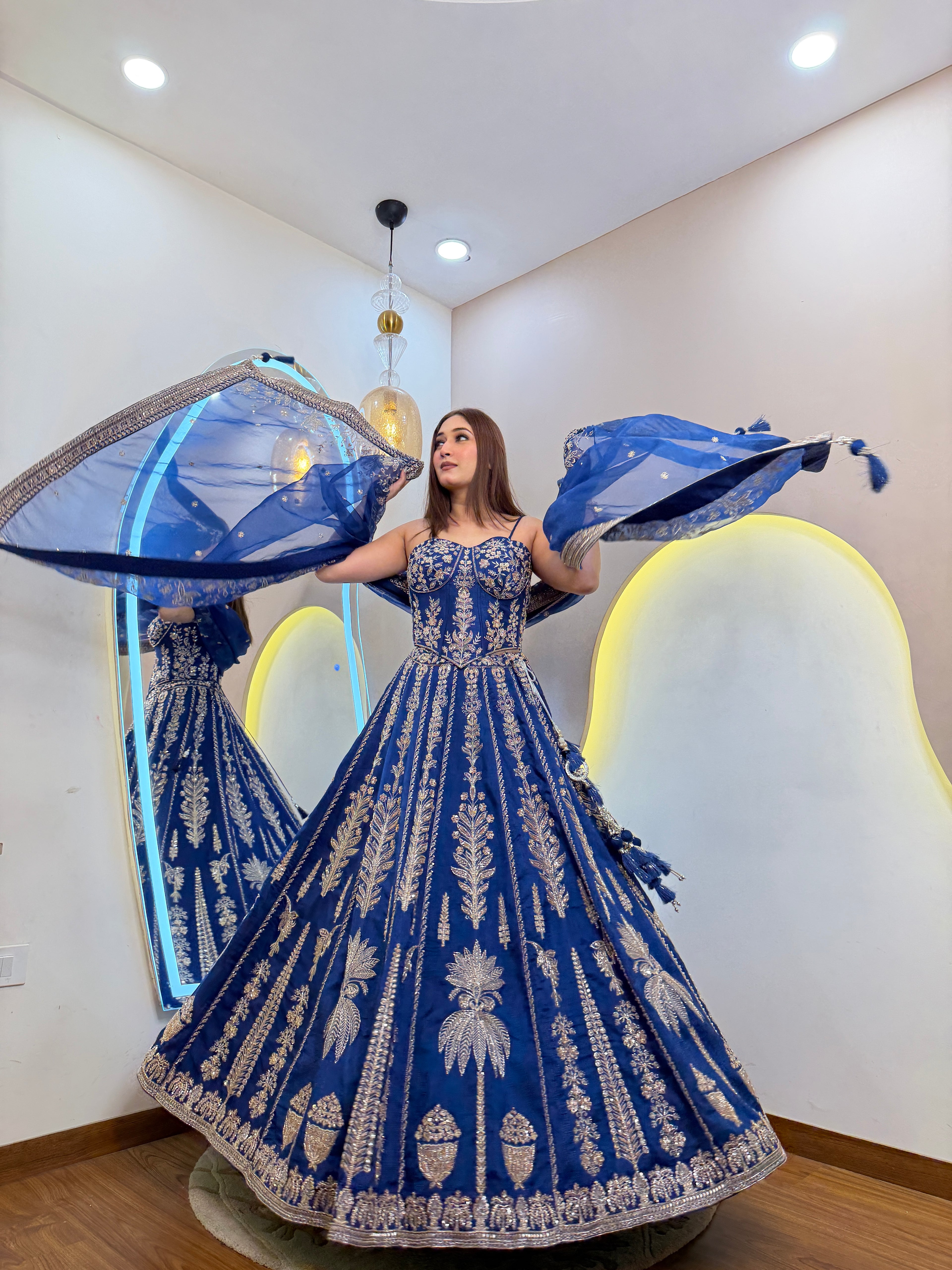 D707  LEHNGA CHOLI