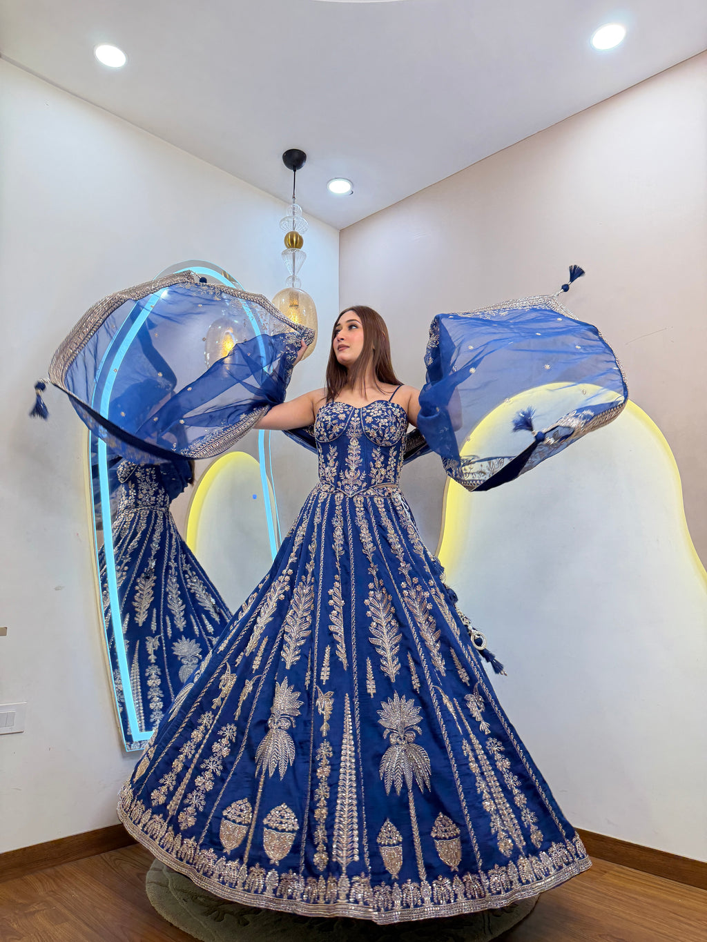 D707  LEHNGA CHOLI