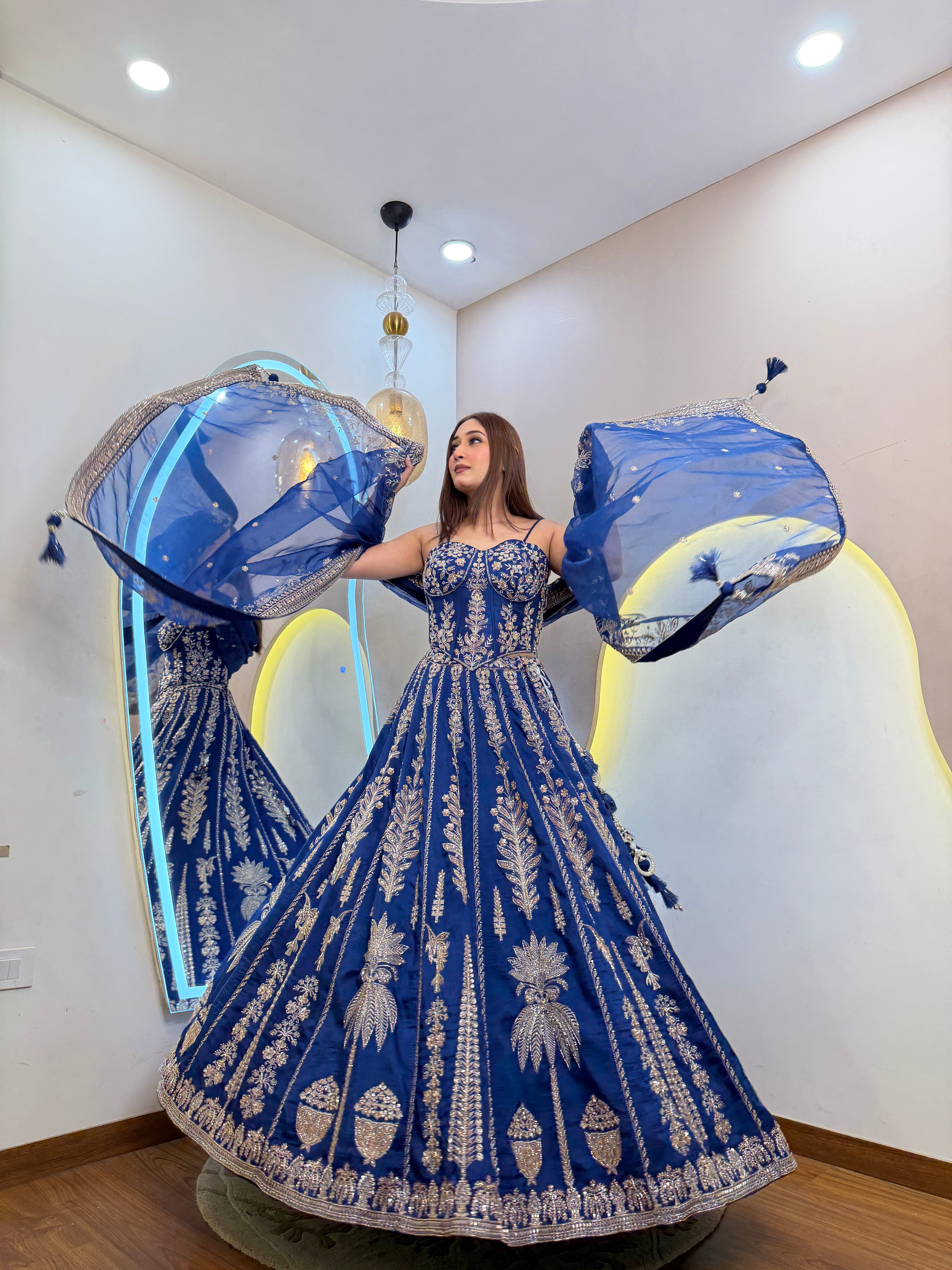 D707  LEHNGA CHOLI
