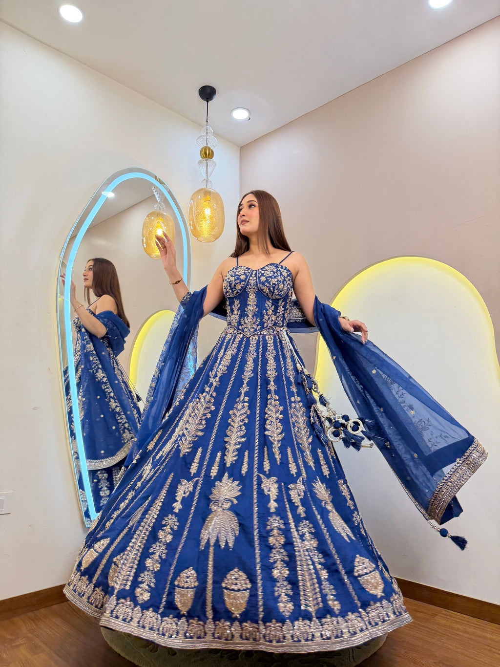 D707  LEHNGA CHOLI