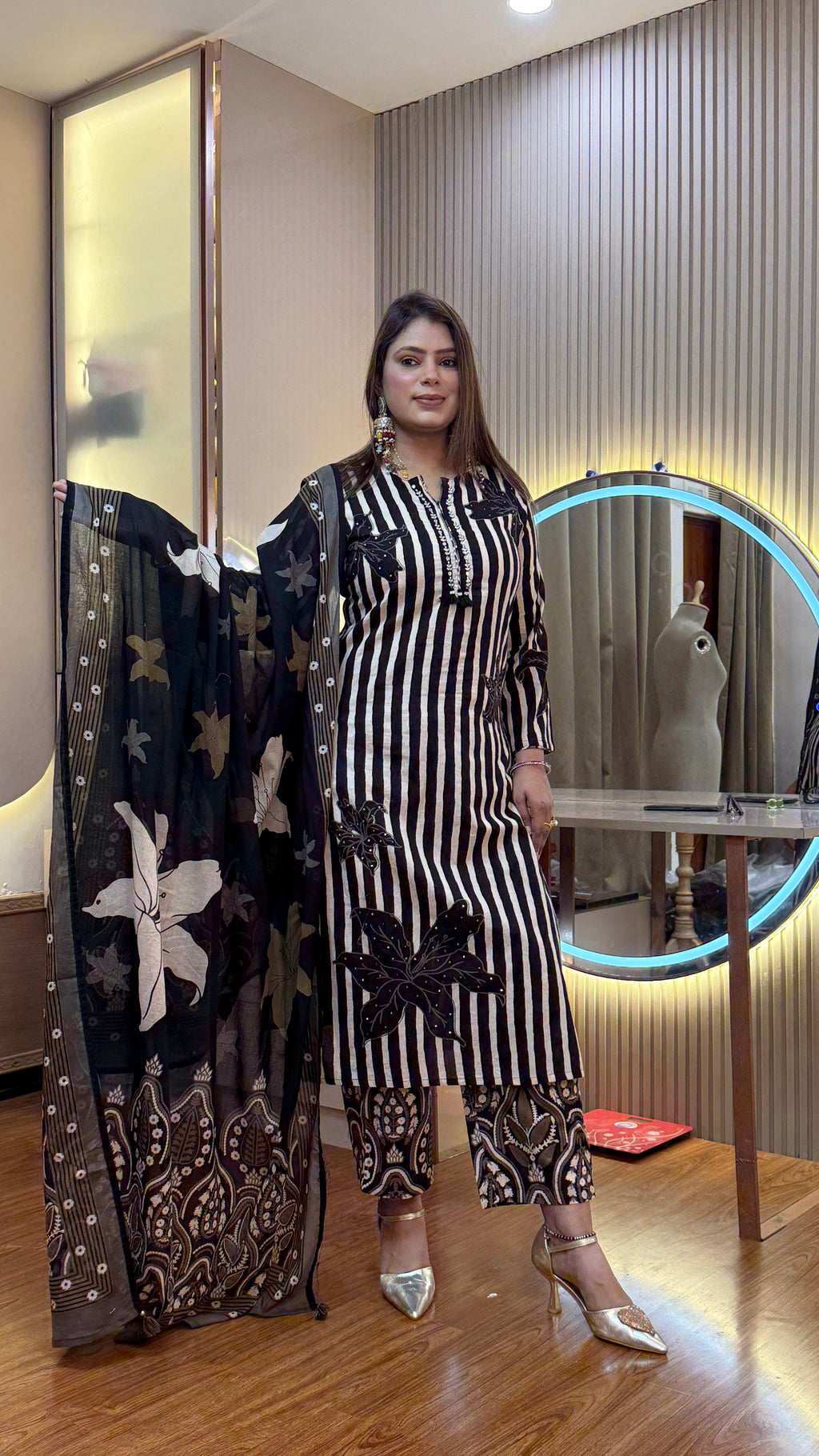 D532 3PC Suit