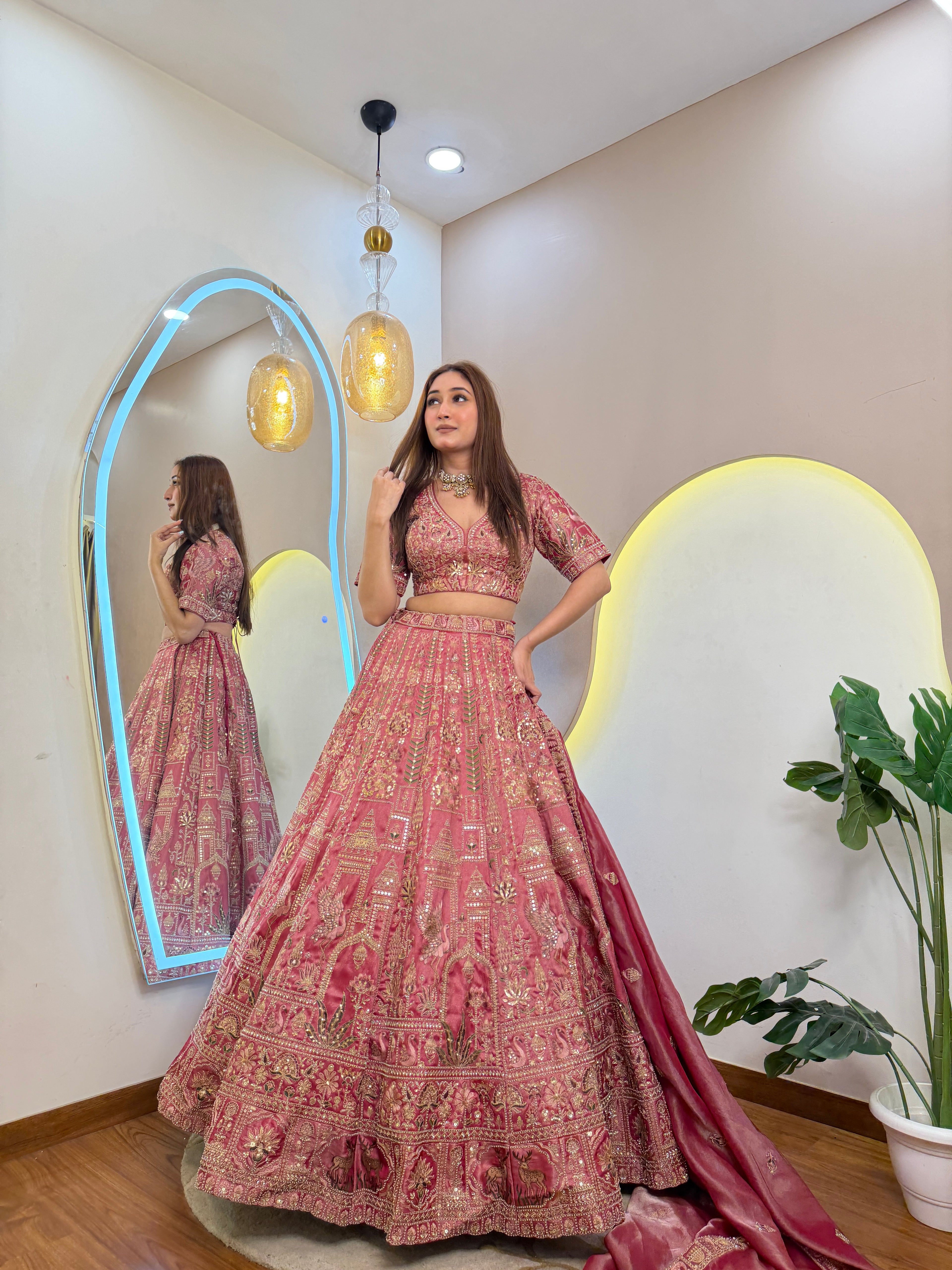 D720   LEHNGA CHOLI