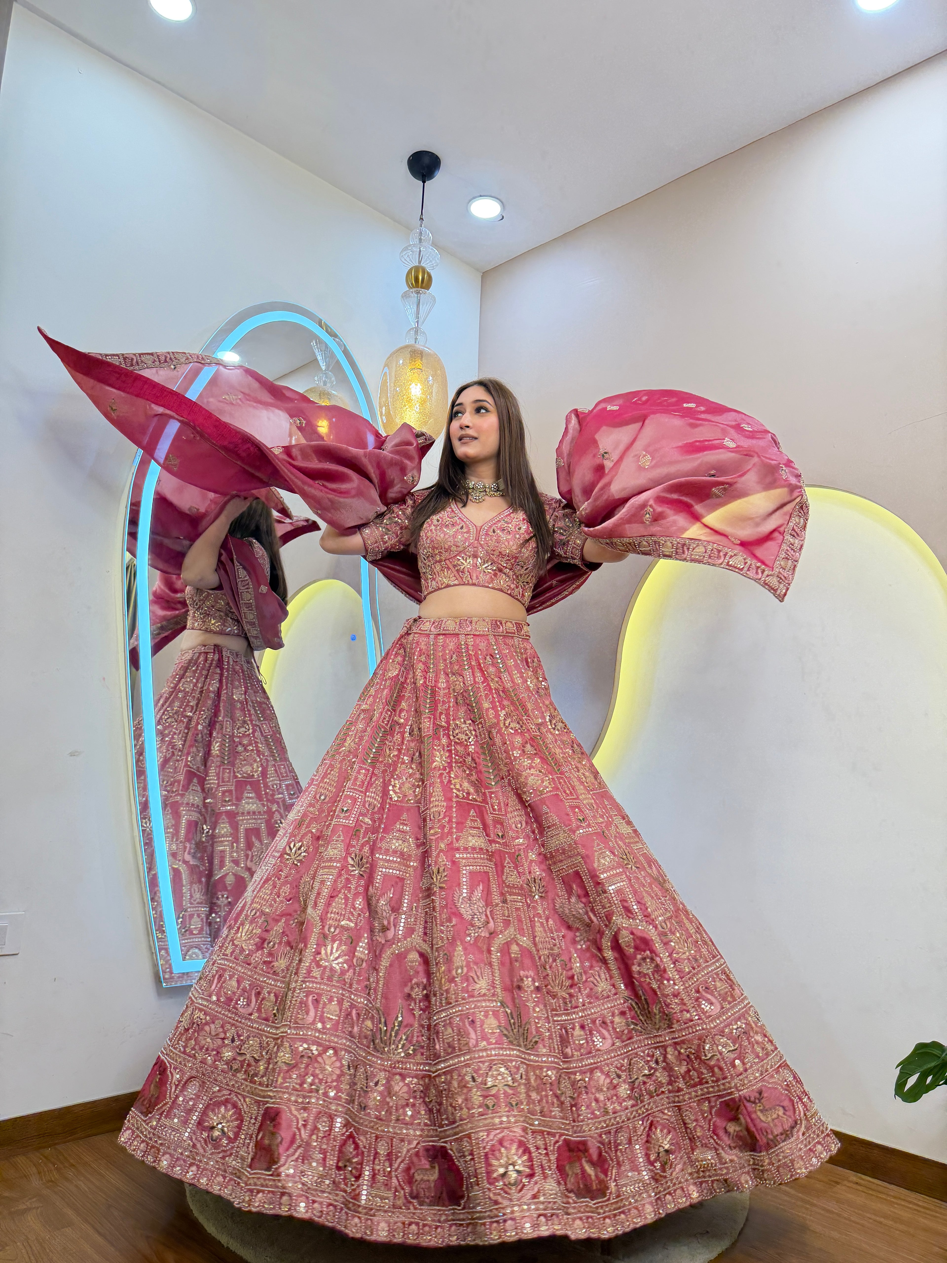 D720   LEHNGA CHOLI