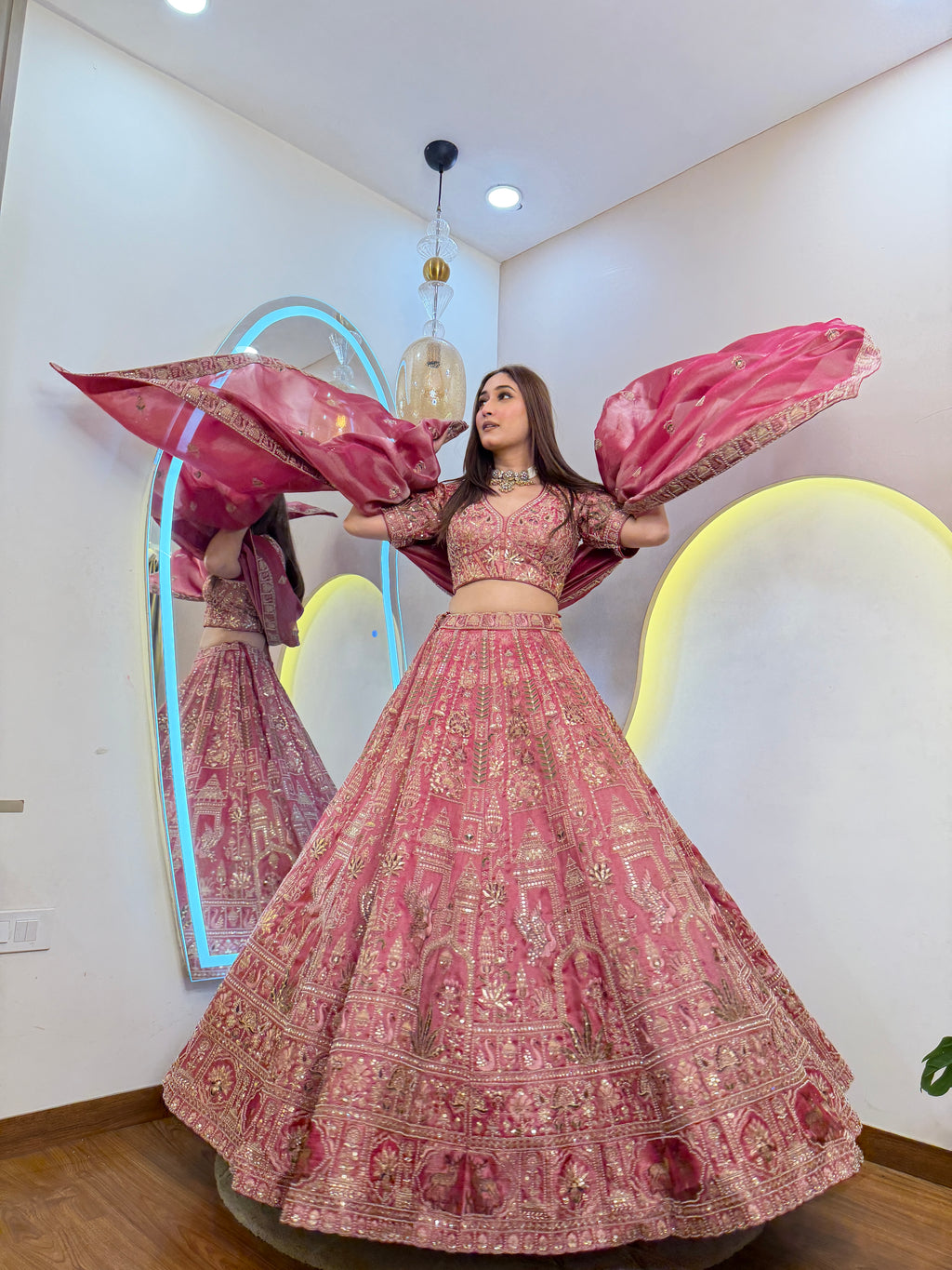 D720   LEHNGA CHOLI