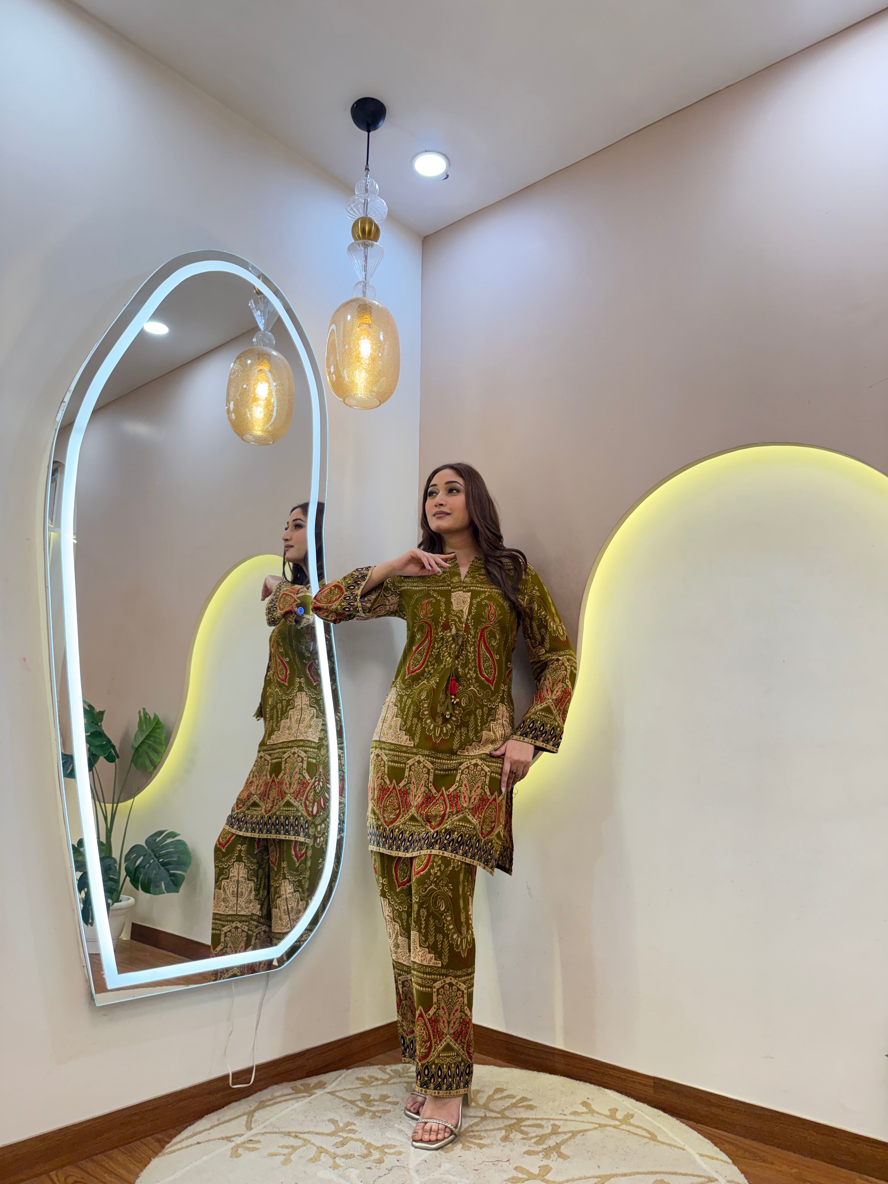 D608  3Pc Suit