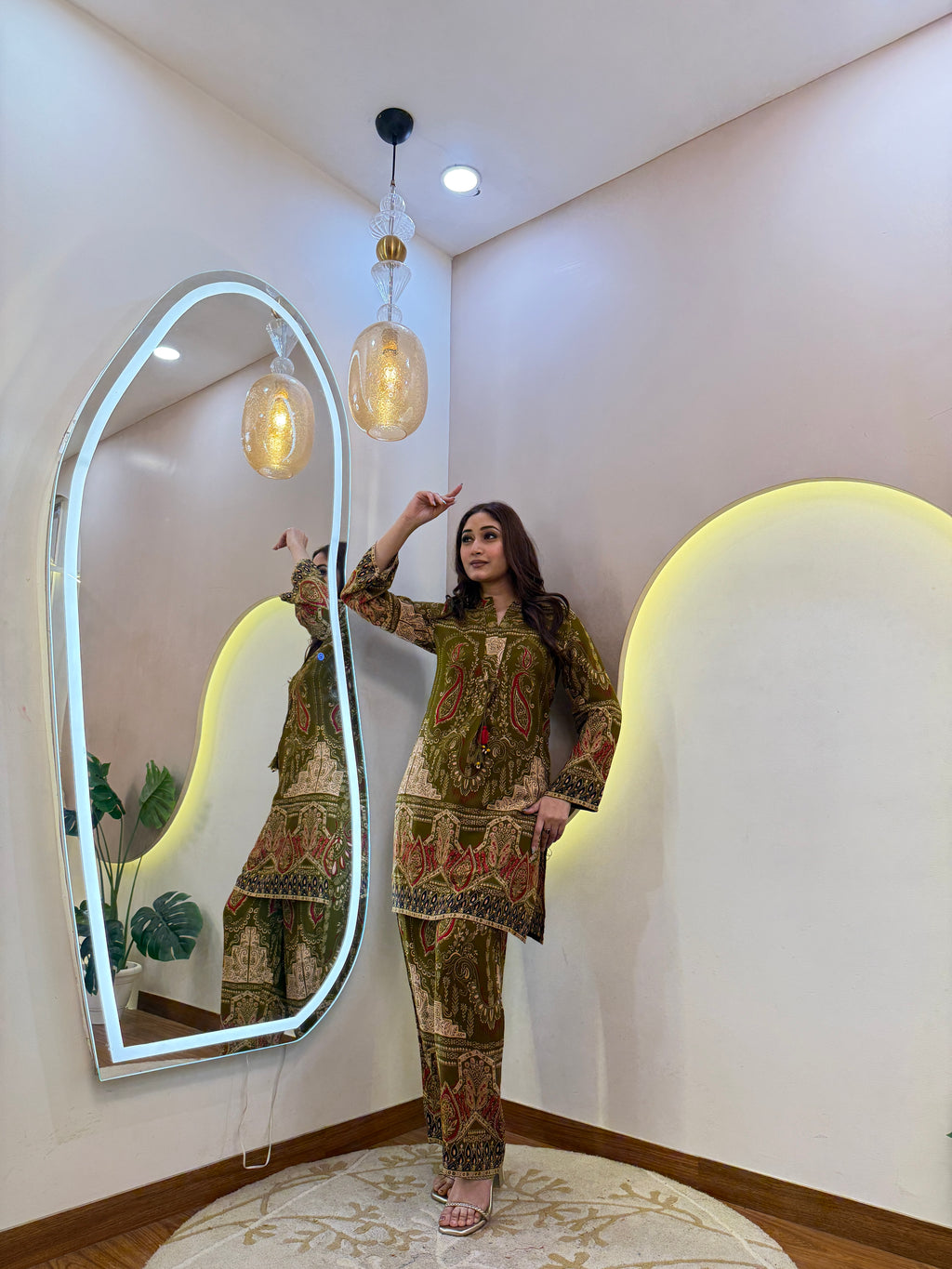 D608  3Pc Suit