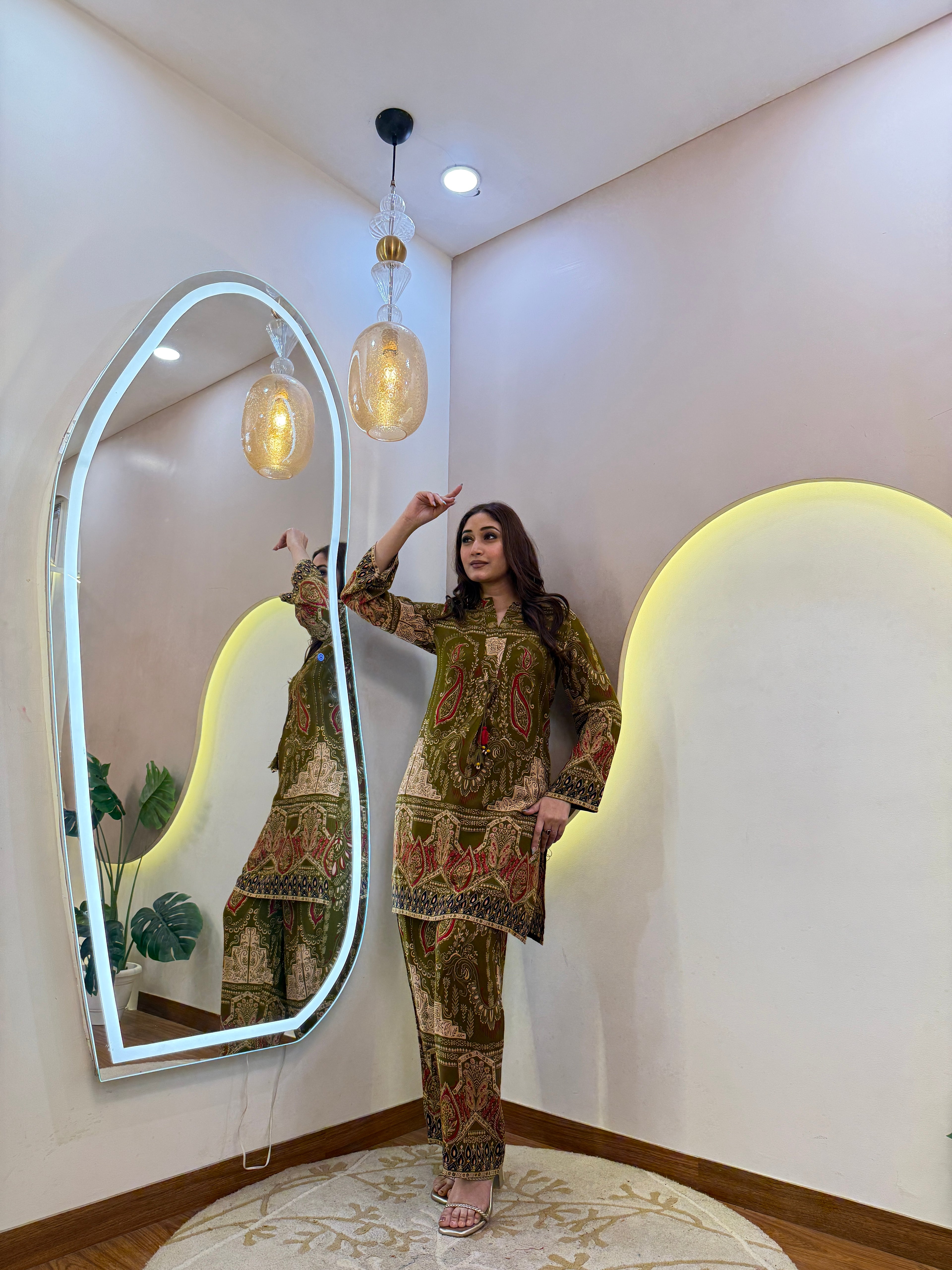 D608  3Pc Suit
