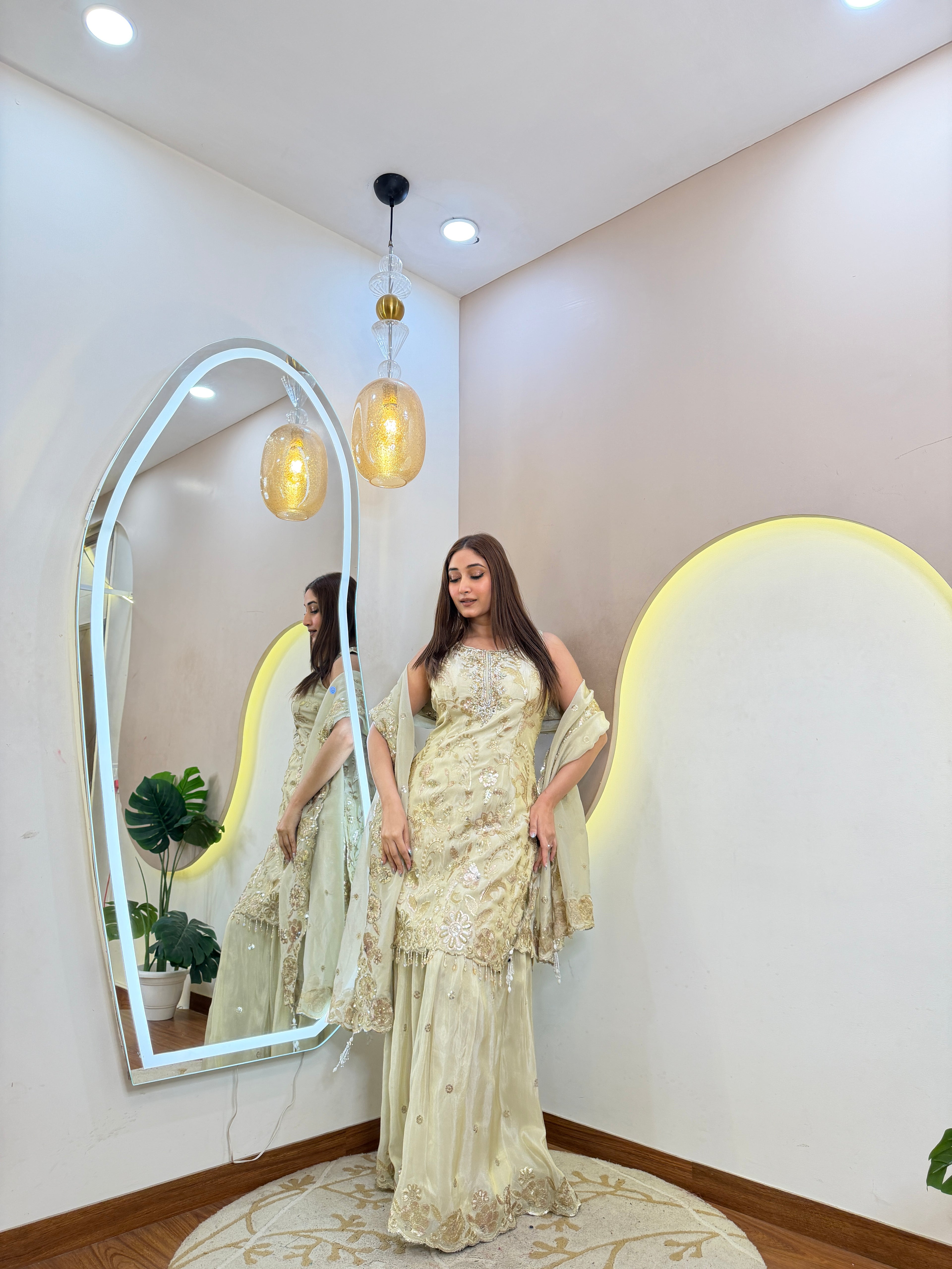 D711  SHARARA SUIT