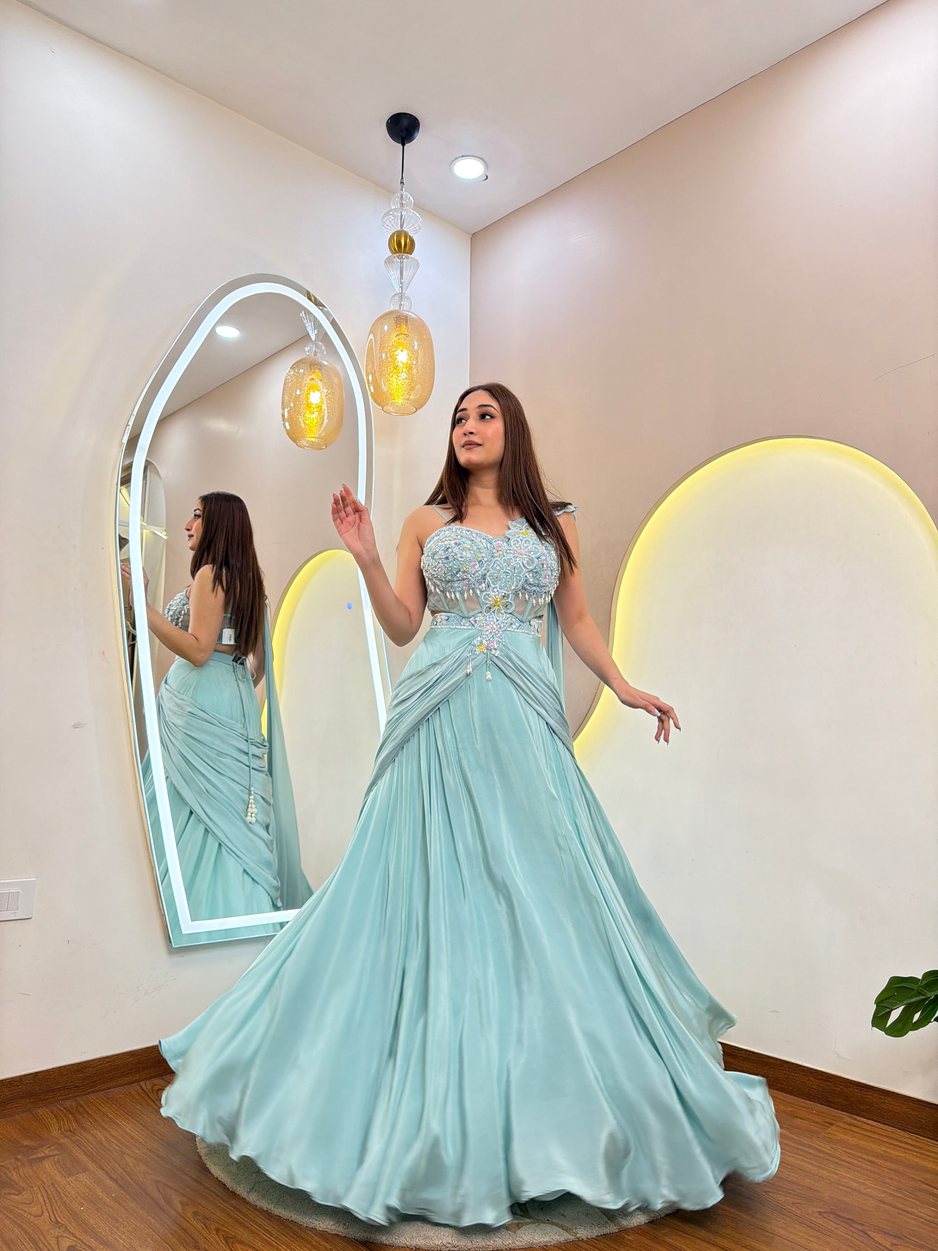 D710  CROP TOP SKIRT