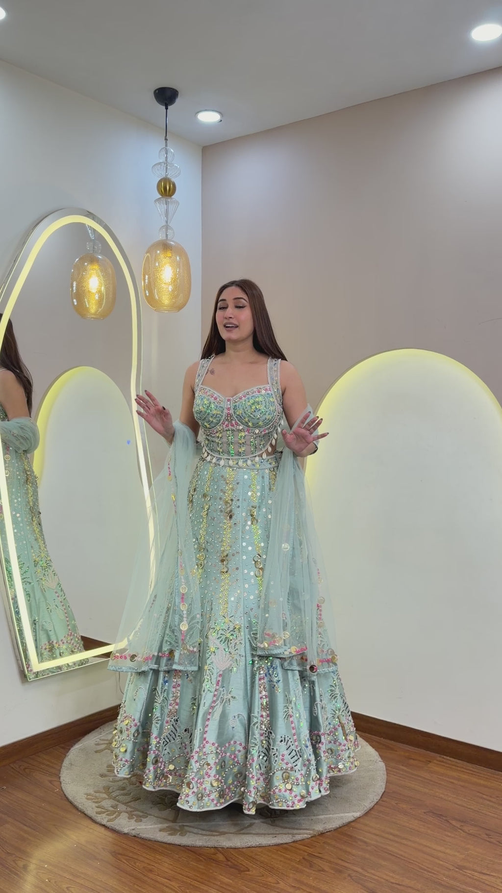 D709  LEHNGA CHOLI