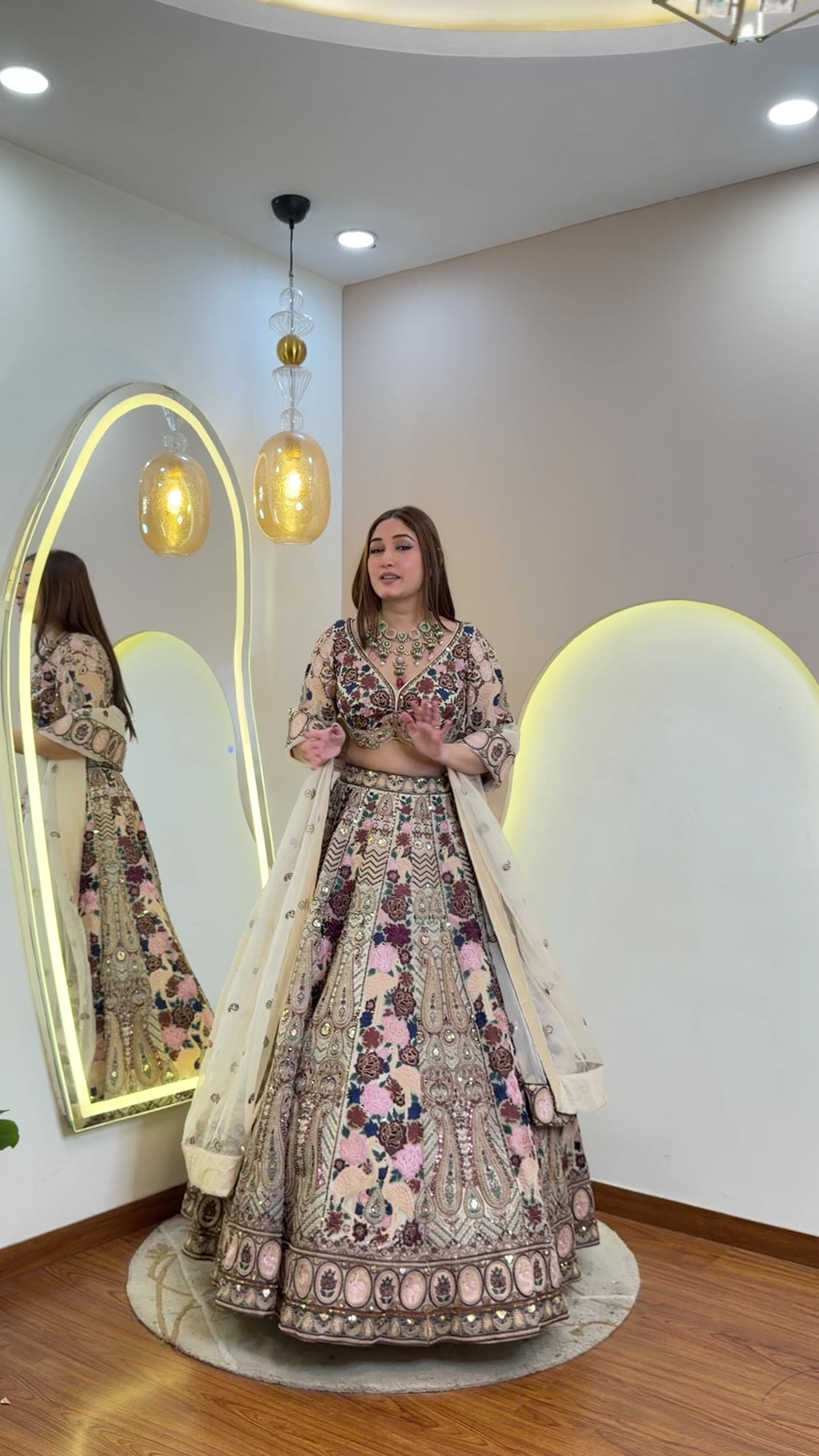 D722  LEHNGA CHOLI
